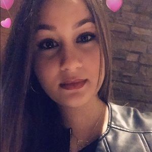 Meet your Posher, Roxana